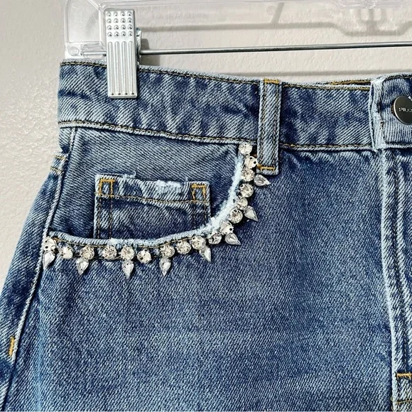 Anthropologie Pilcro Lover Crystal Embellished Denim Jean Shorts Size 26 NEW - Picture 7 of 14